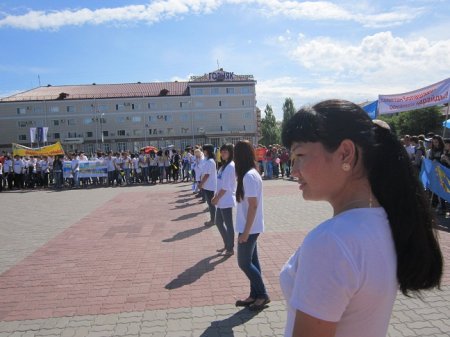 Фоторепортаж: праздник госсимволов