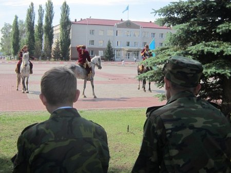 Фоторепортаж: праздник госсимволов