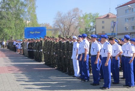 Звенит победная весна!