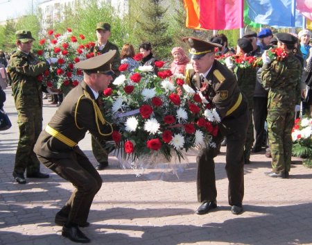 Звенит победная весна!