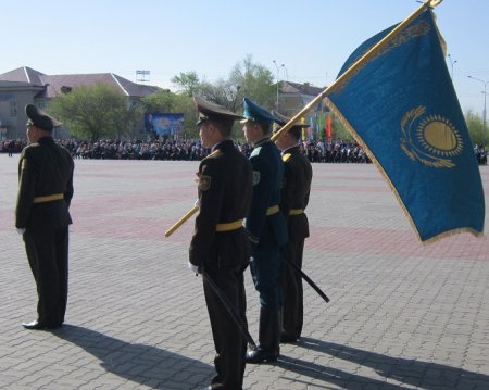 Звенит победная весна!