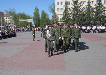 Звенит победная весна!