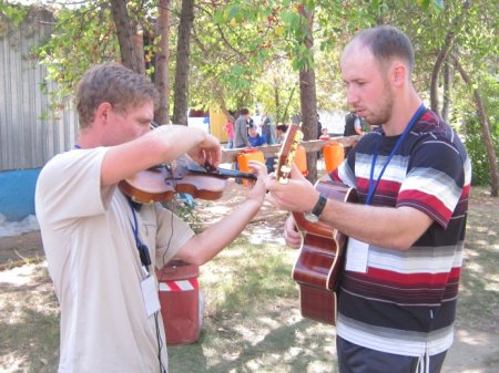 Поющий Нептун, болельщики и первый домашний