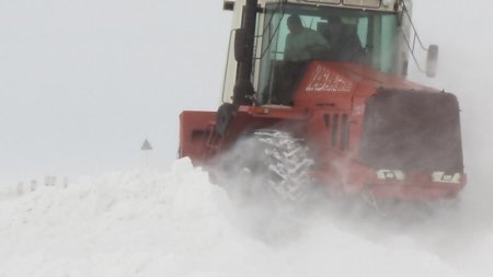 Правительство выделило Костанайской области дополнительную технику на борьбу с со снегом