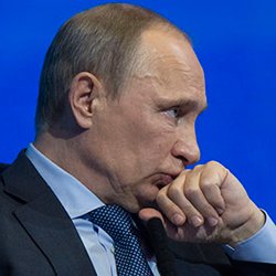 Путин поздравил Назарбаева с Днем Победы