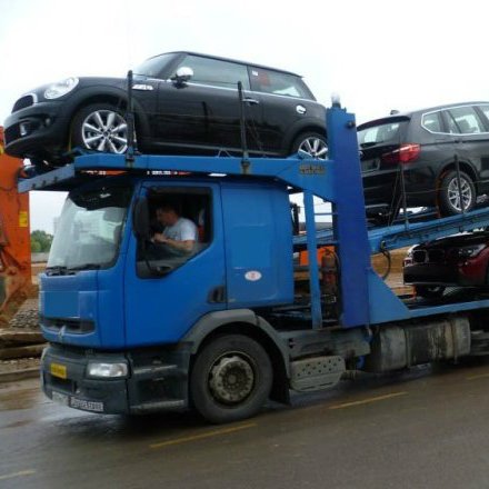 В Казахстане вступили в силу новые правила ввоза автомобилей. 