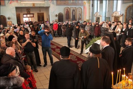 "Будем стараться быть солью земли" - костанайцев поздравили с Рождеством епископ и заместитель акима области