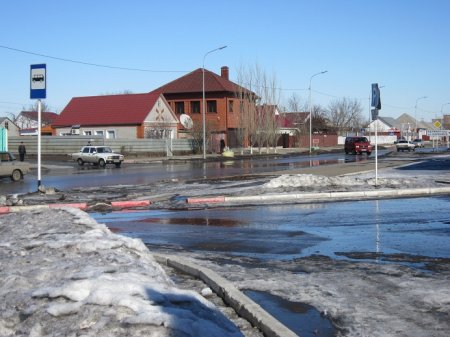 В Рудном снежный покров уменьшился вдвое за неделю