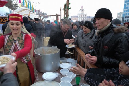 Наурыз в Костанае запомнился дневным фейерверком и конкурсом юрт