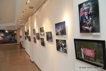 В картинной галерее Костаная открылась выставка картин и фотографий, посвященная 70-летию Победы