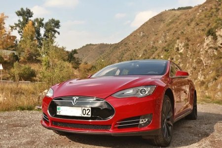 Tesla: как живется электромобилю в нефтяной стране?