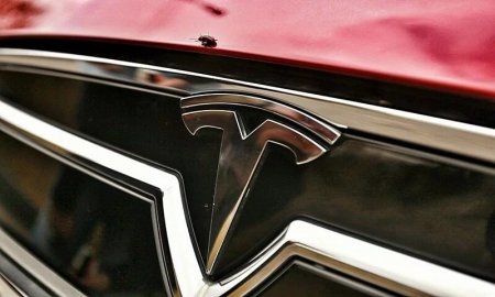 Tesla: как живется электромобилю в нефтяной стране?