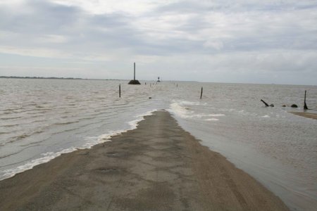 Удивительная дорога, дважды в сутки уходящая под воду