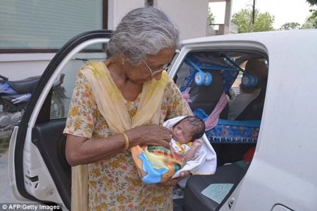 Зачем 72-летняя индийская женщина родила первенца