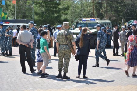 В Костанае горожанам показали спецтехнику ДВД, ДЧС и пожарных