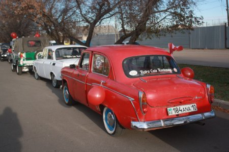 Пробег ретро-автомобилей посвятили 101-летию ВЛКСМ в Костанае